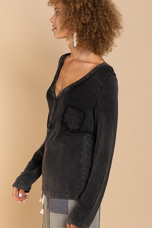 Cici V-neck Button Down Long Sleeve Top